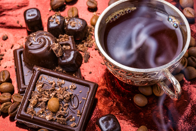 Tudi košček čokolade lahko spremeni razpoloženje.