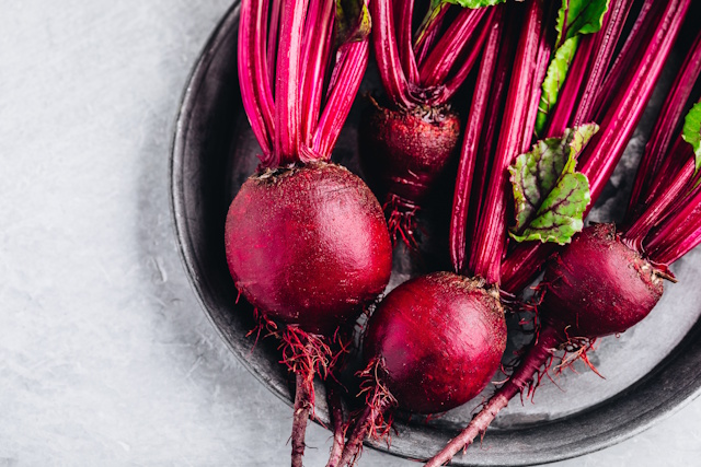 Zaužijte nekaj rdeče pese in opazujete, kako hitro se bo ta pomaknila skozi črevesje. Zaužijte nekaj rdeče pese in opazujete, kako hitro se bo ta pomaknila skozi črevesje.